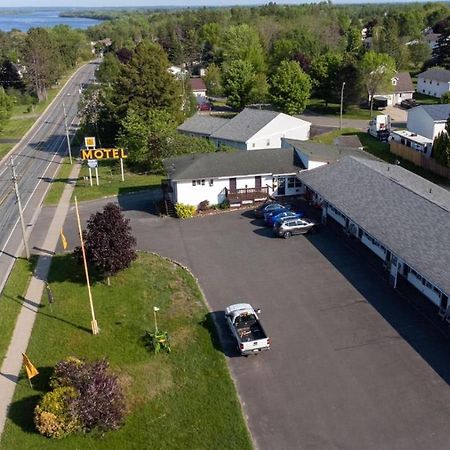 Lincoln Inn Fredericton Bagian luar foto